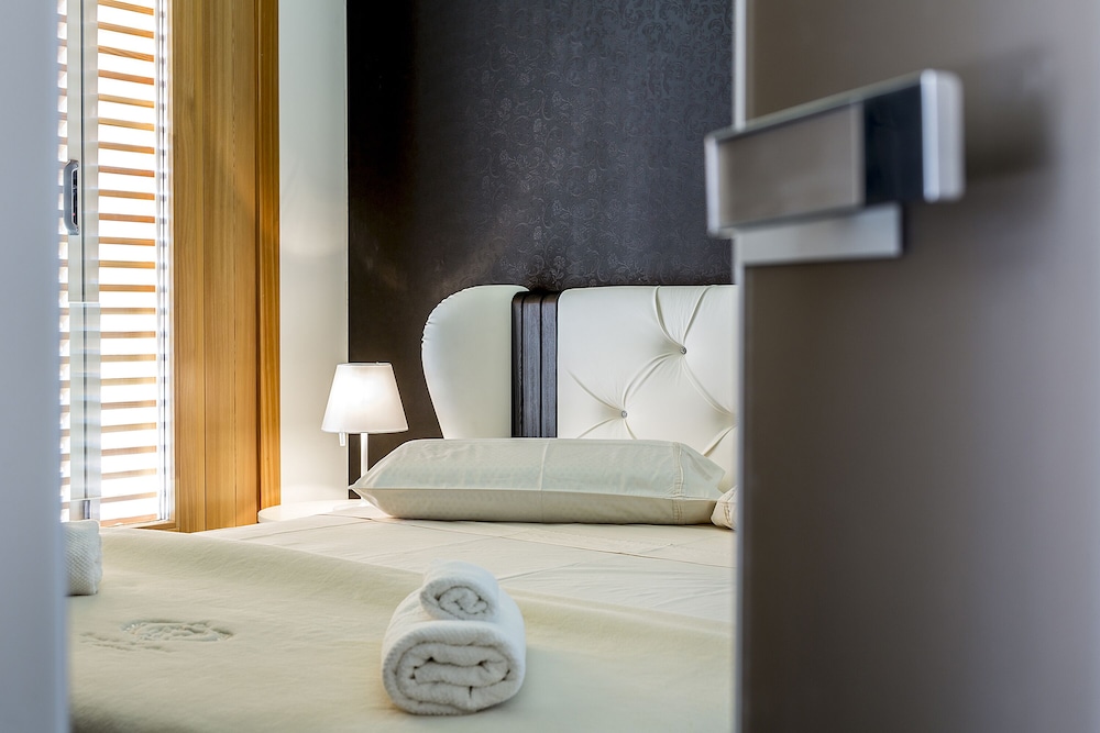 Seaview Luxury Retreat 42/42