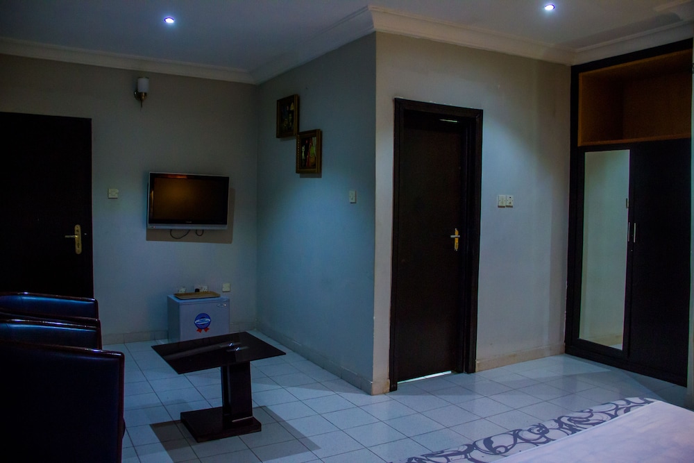 Lekki Heights 17/24