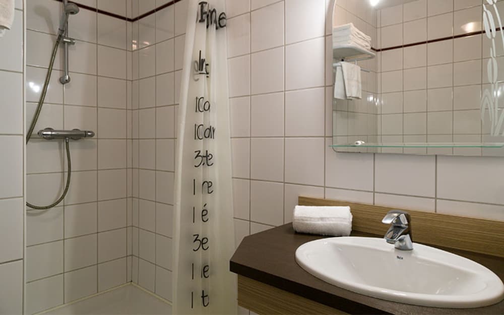 The Originals City Hotel Helios Roanne Nord 47/50