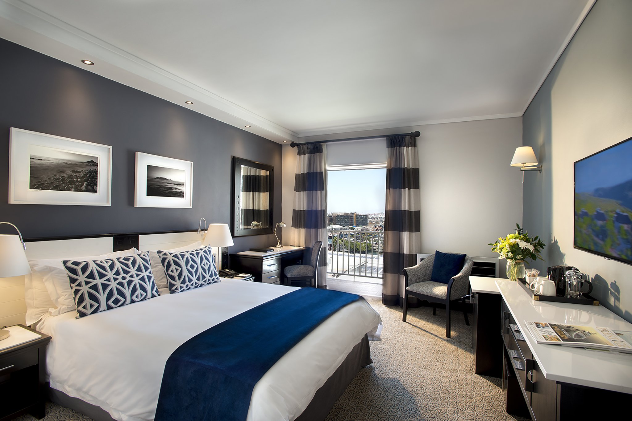 The Commodore Hotel 20/62