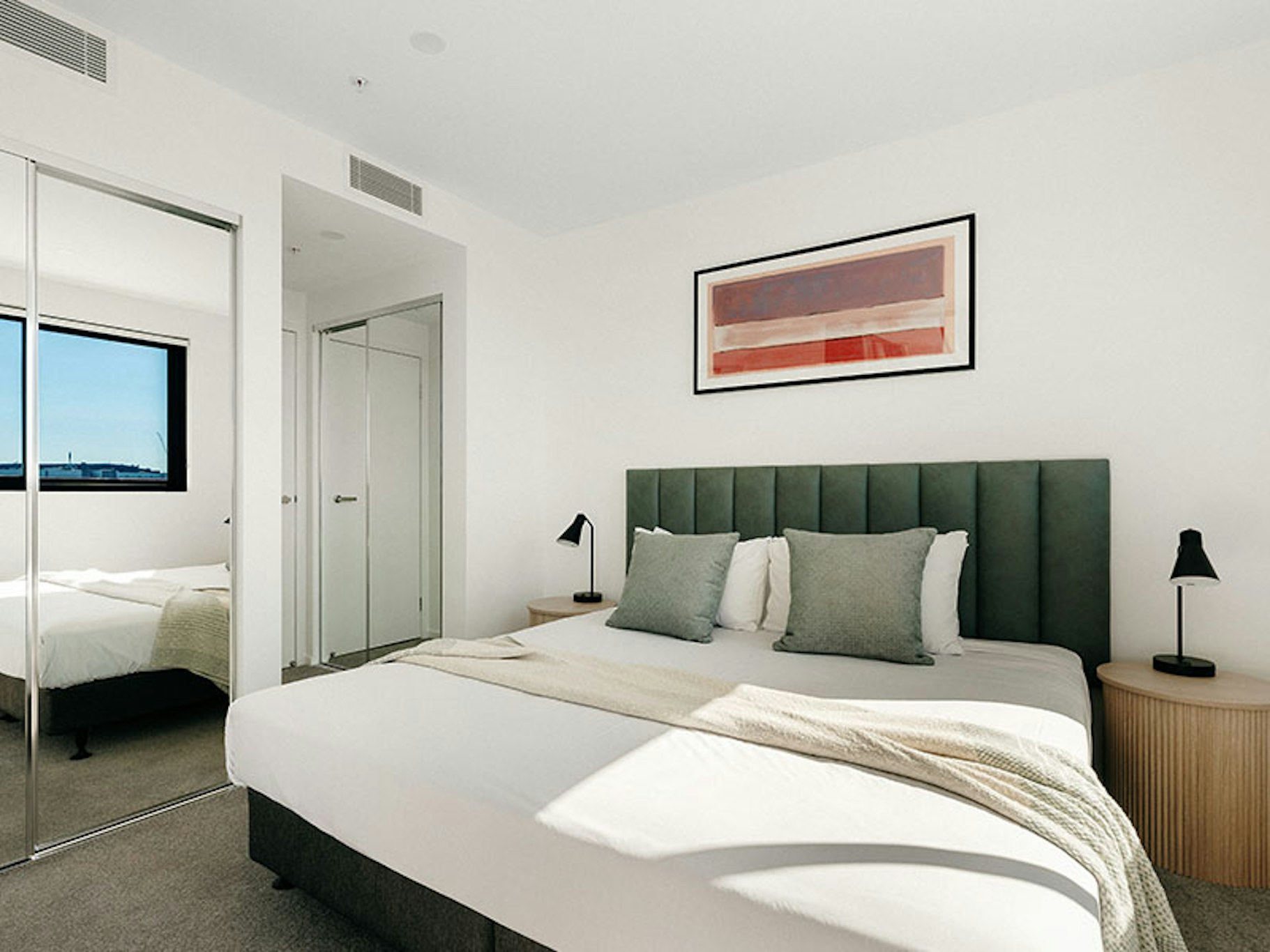 1 BEDROOM, APARTMENT, KING BED