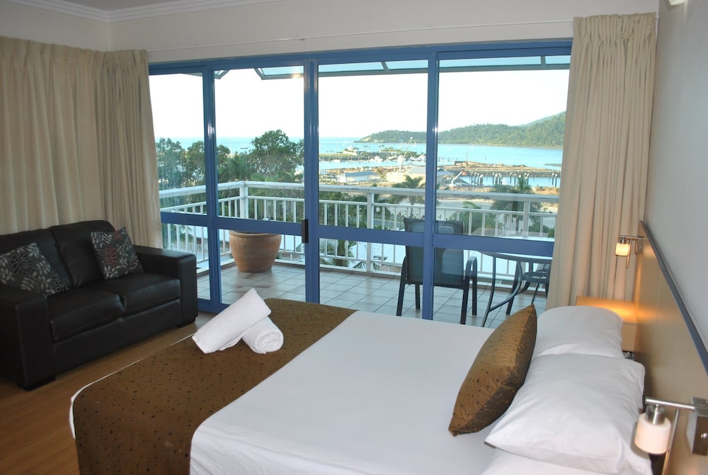 Coral Sea Vista Apartments 35/58