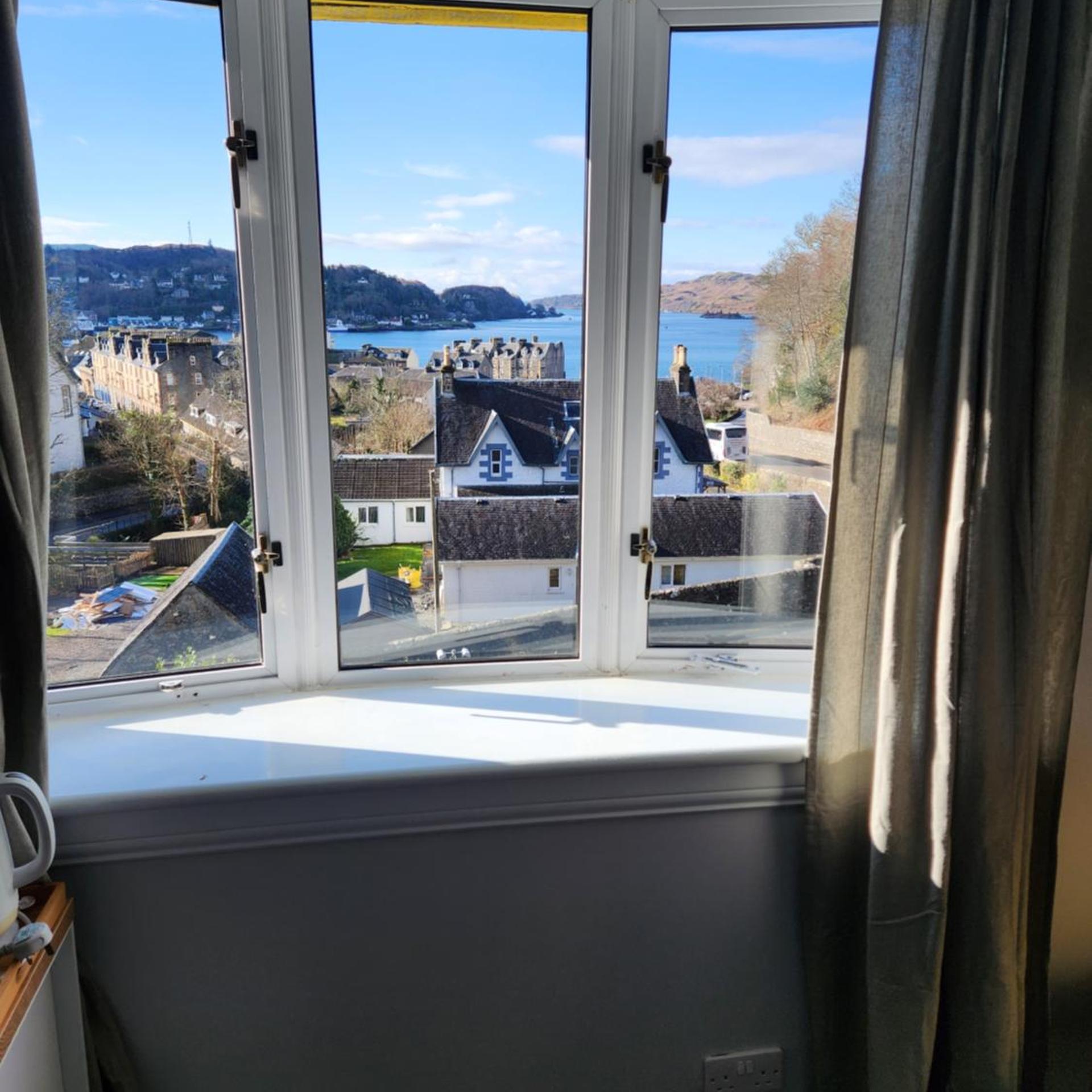 KINGS KNOLL HOTEL 23/53