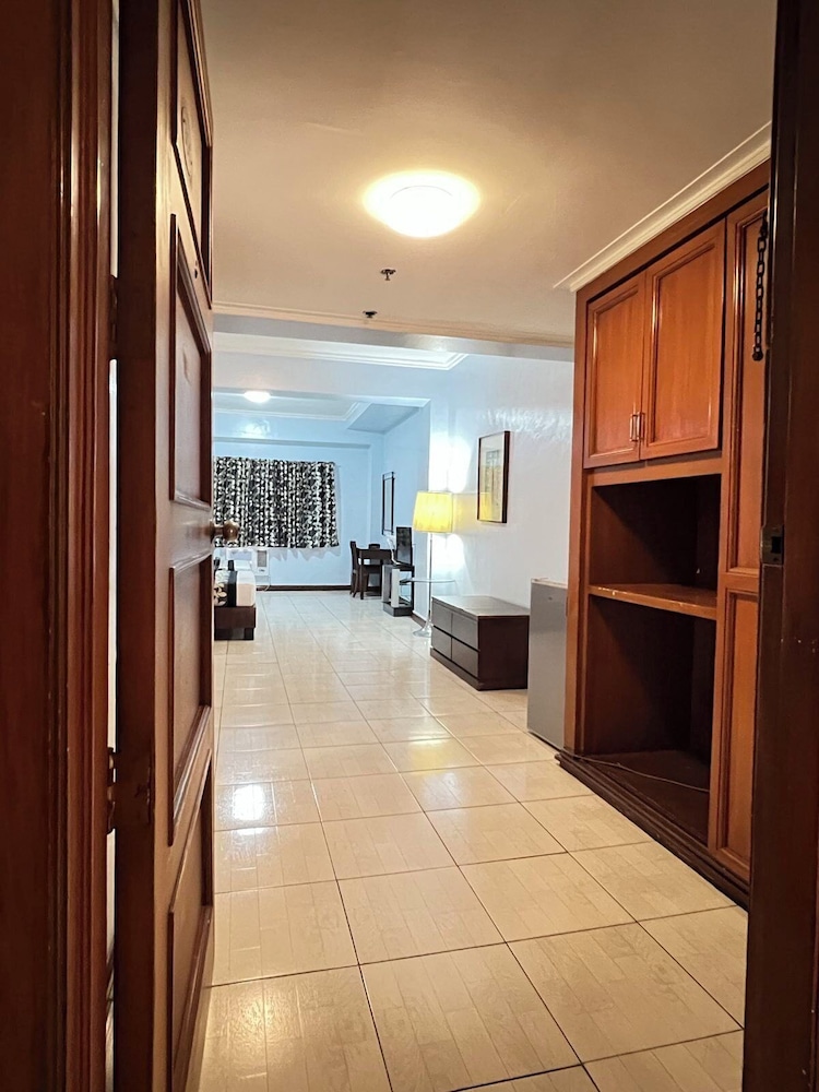 Jupiter Suites 32/50