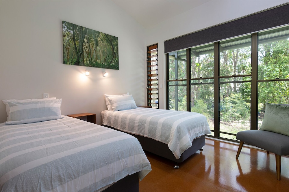 EUMARELLA SHORES NOOSA LAKE RETREAT 20/65