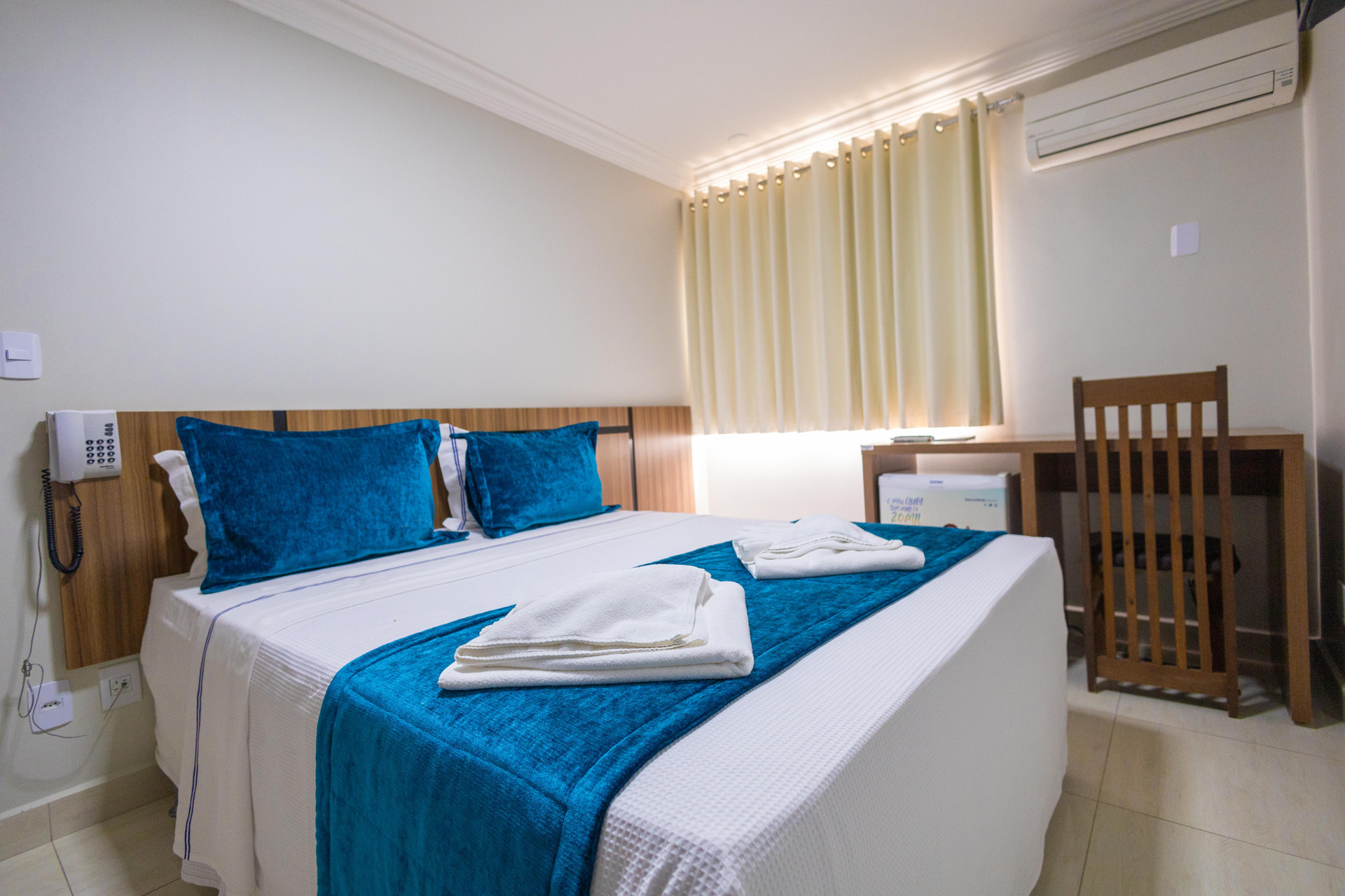 غرفة قياسية بسرير مزدوج