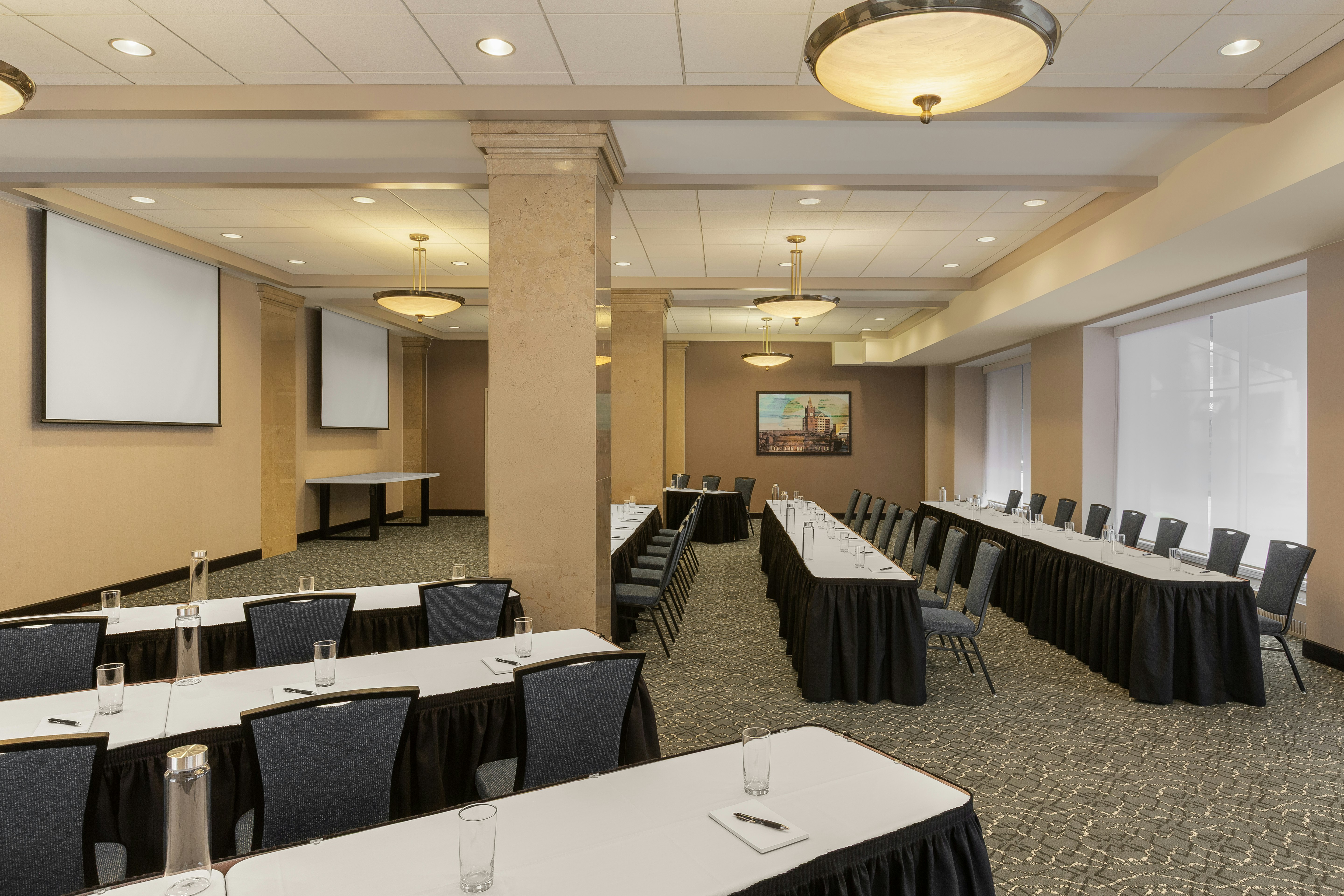 Hilton Garden Inn Indianapolis Downtown 24/24