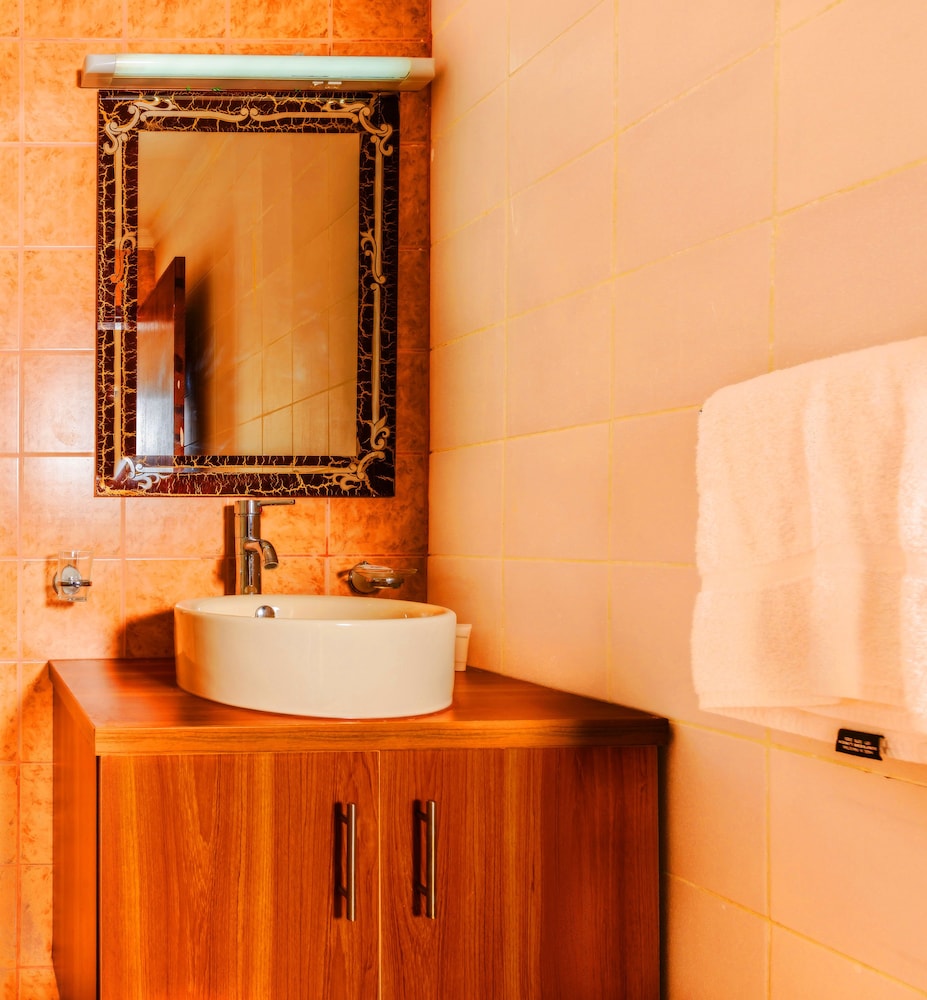 Bravo Royal Hotel Suites 41/43