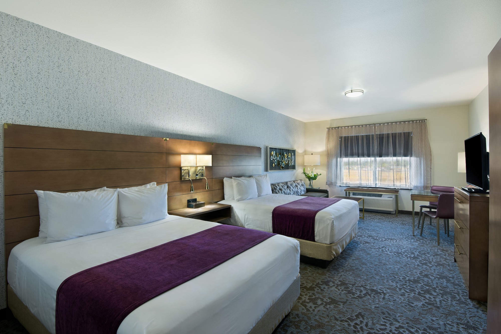 SUITE, 2 QUEEN BEDS, VALLEY VIEW