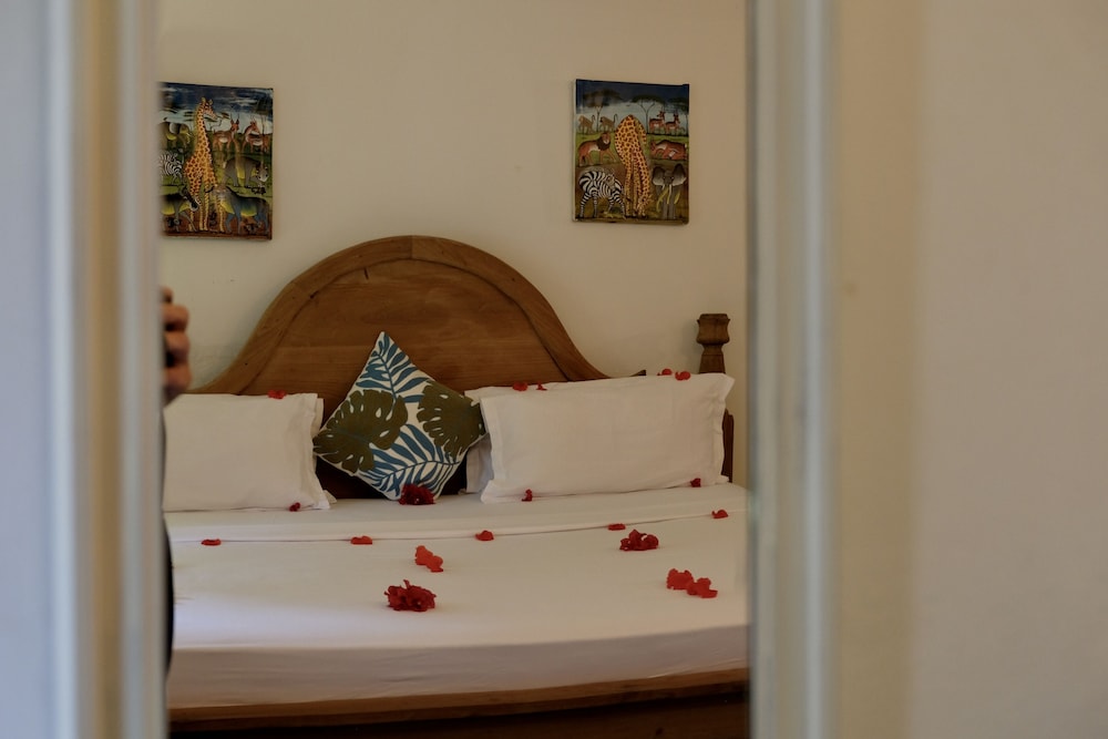 Bahati Villa 3/50