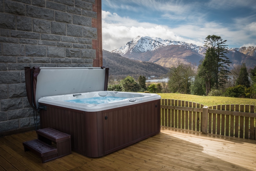 GLENCOE HOUSE 25/50