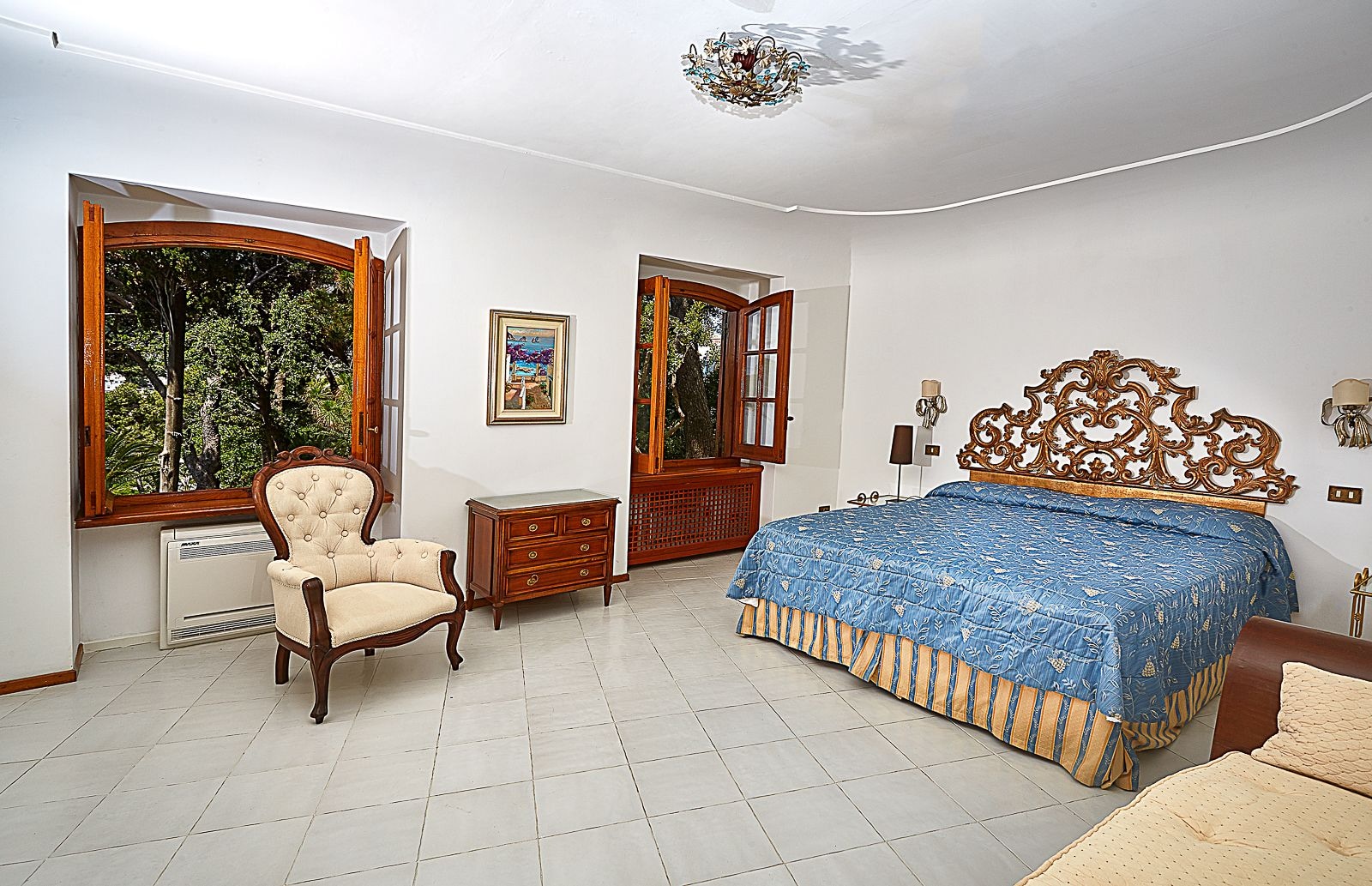 ROYAL, BLUE, VILLA