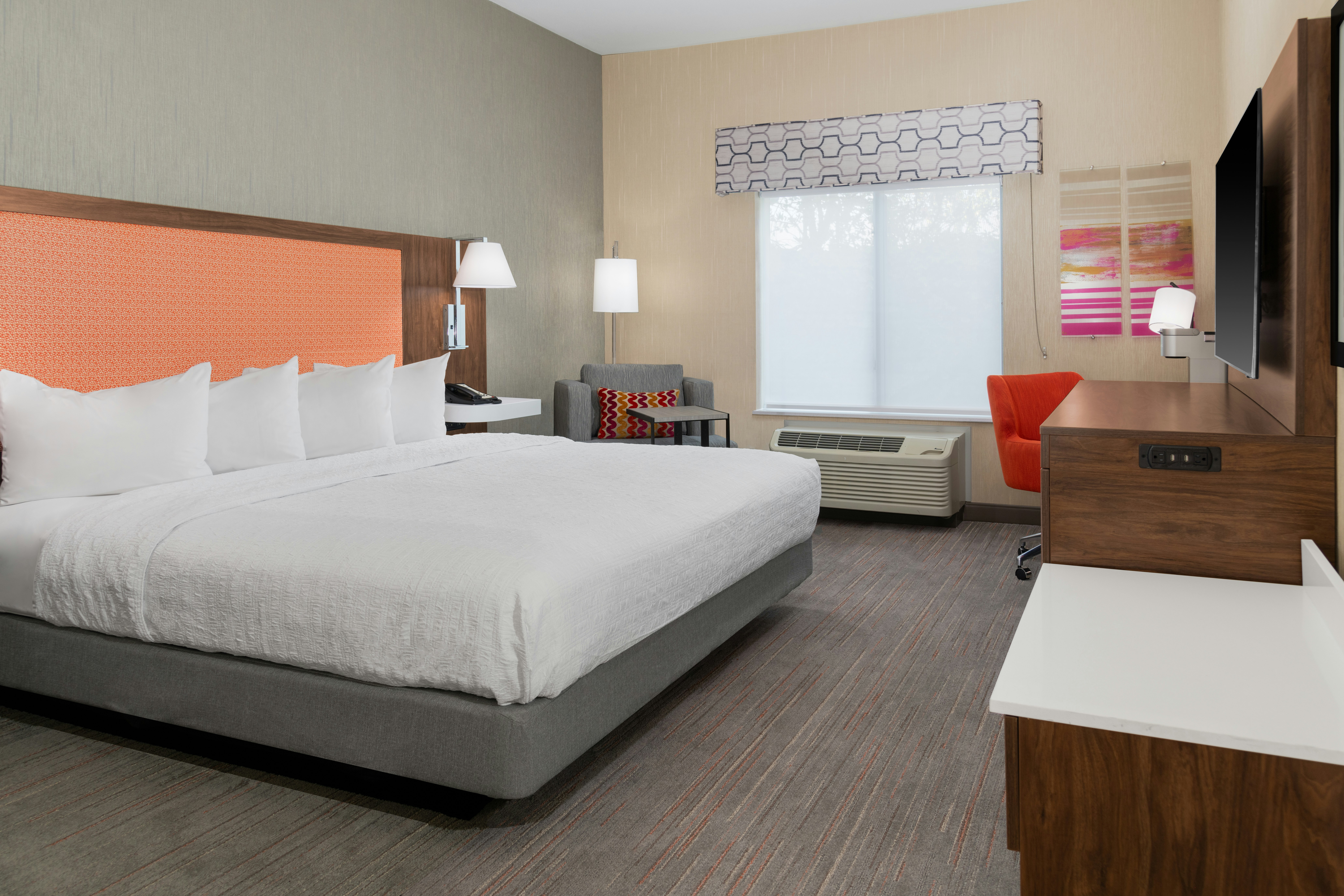 STUDIO, KING BED, ACCESSIBLE