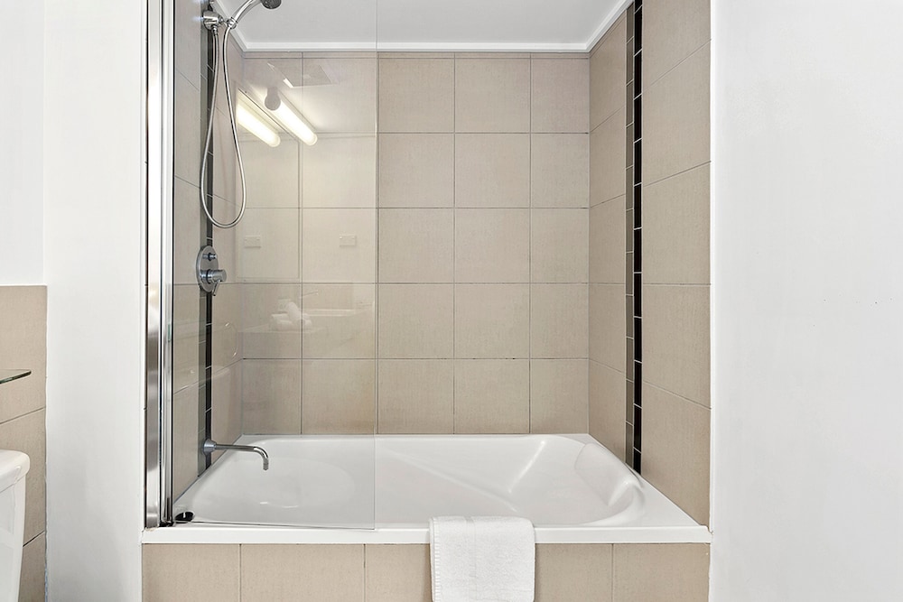 Cairns Central Plaza Apartment Hotel 40/43