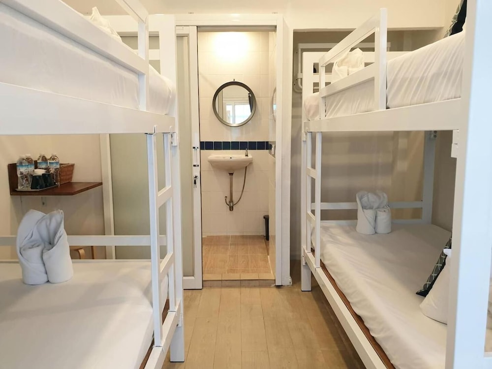 Morn-Ing Hostel 47/48