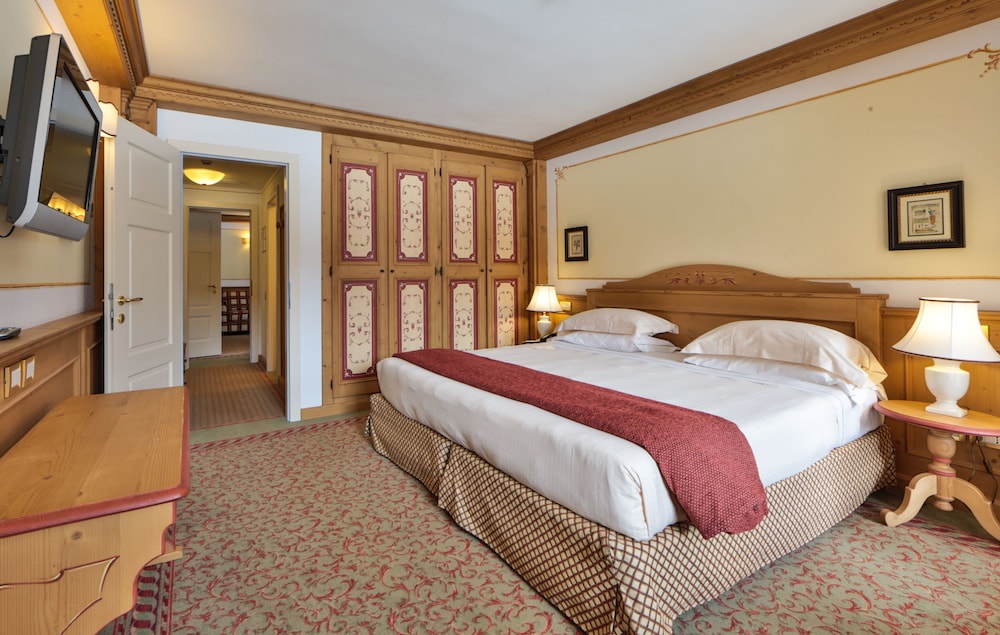 Th Madonna Di Campiglio Golf Hotel 8/74