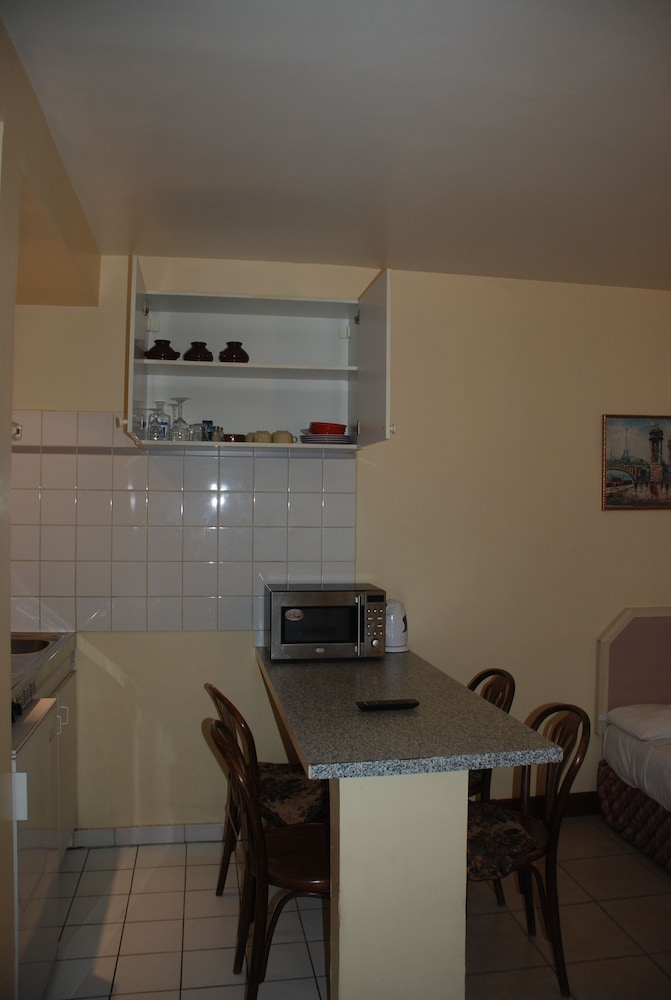 RESIDENCE DE LA TOUR 33/53