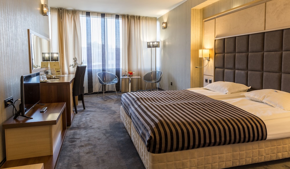 Comfort, Twin Beds