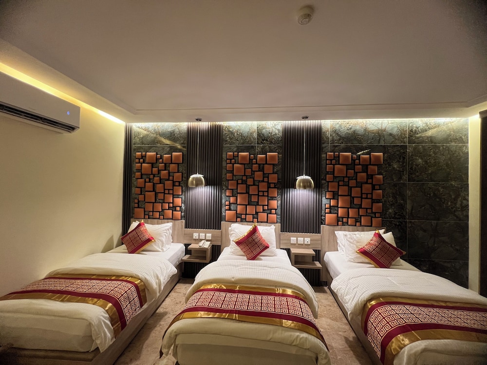P Quattro Relax Hotel 24/73