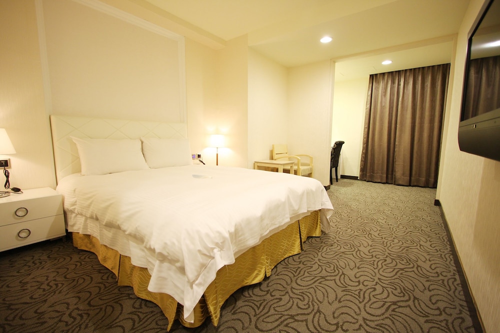 Grand Earl Hotel 23/48