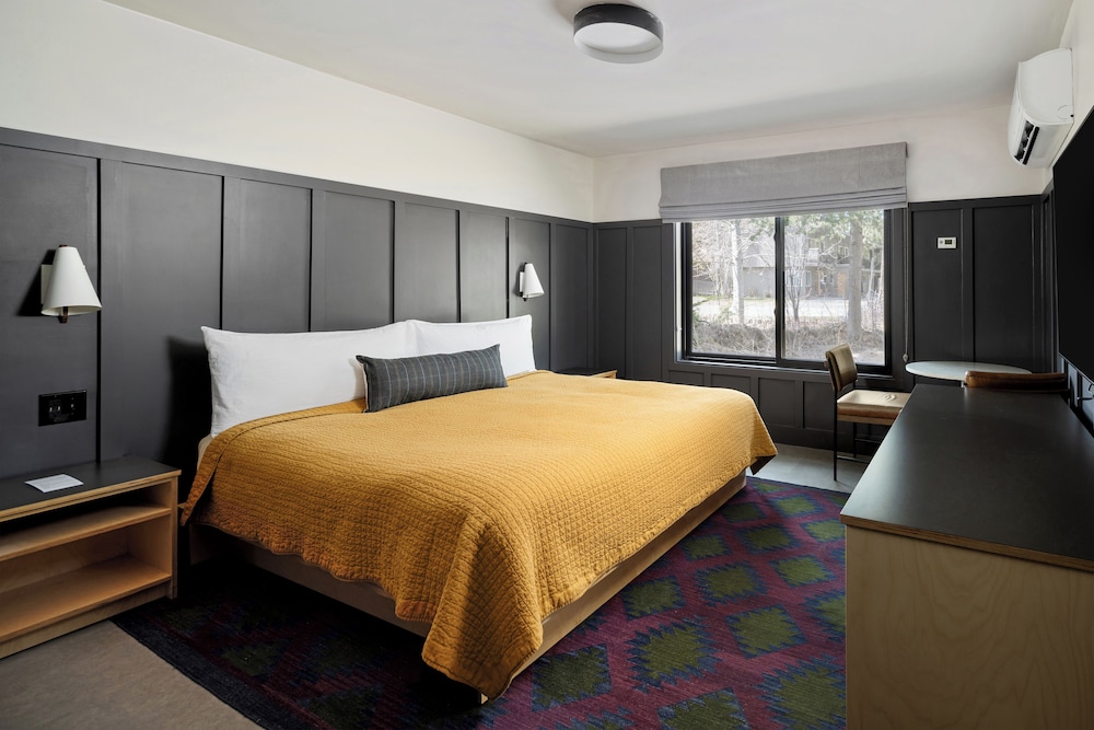 ROOM, KING BED, ACCESSIBLE