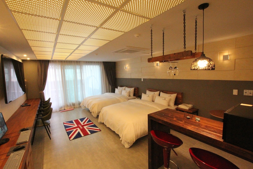 Nova Hotel 12/32