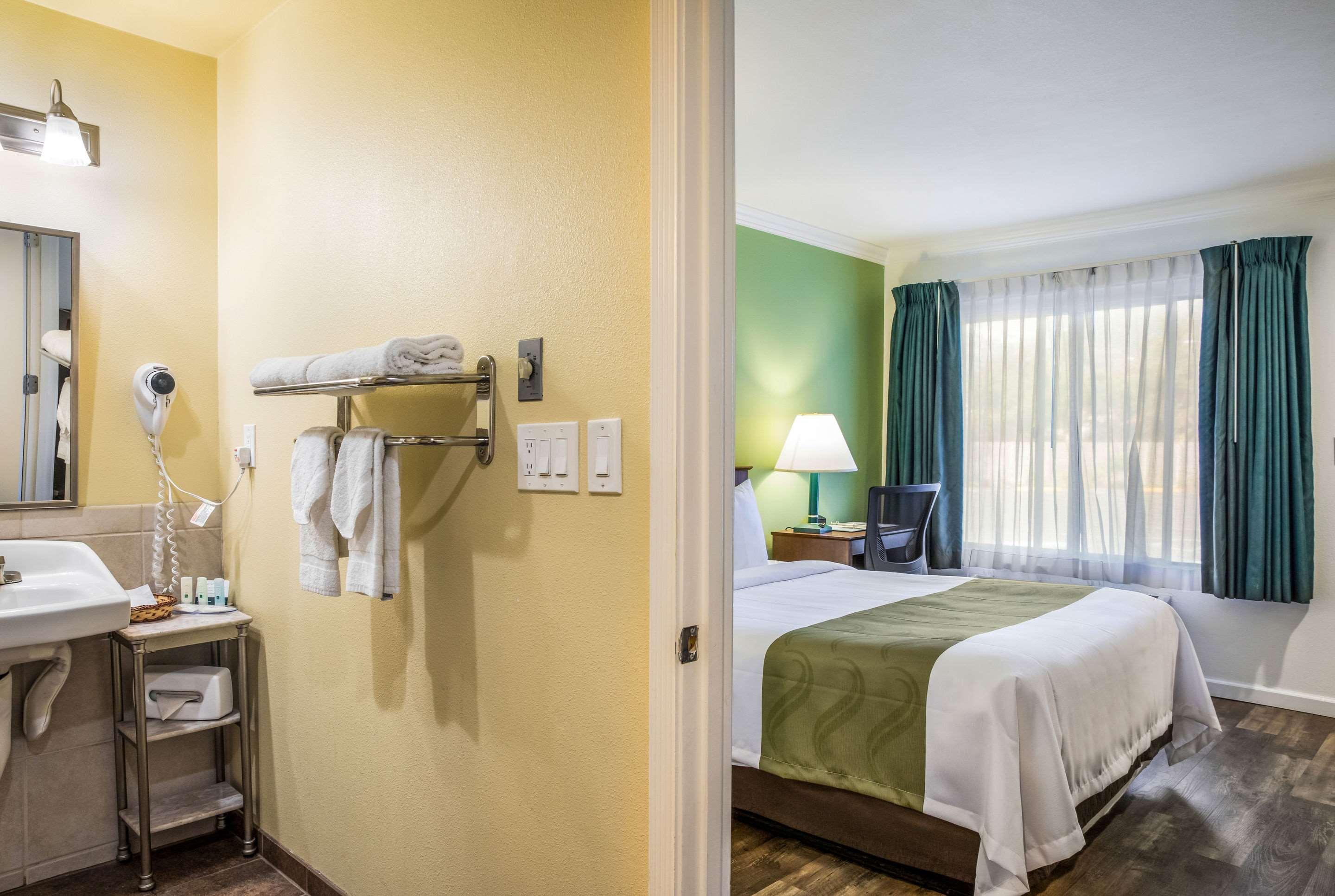 Hotel Santa Barbara, CA 44/44