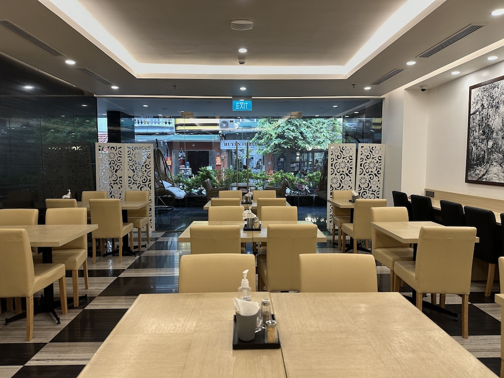 Hotel Yah Hanoi 32/50