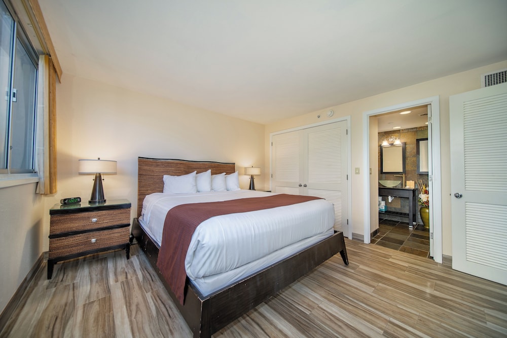 2 Bedrooms, Condo, King and Queen Bed, Garden View, 2 Bathrooms, Sofa