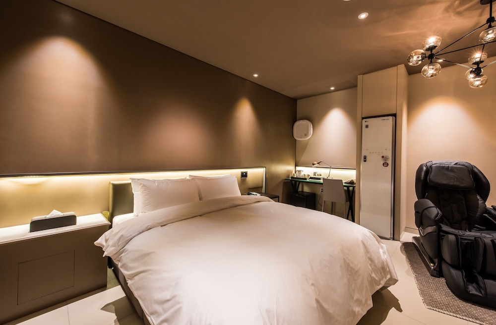 Hotel Stendhal 31/72