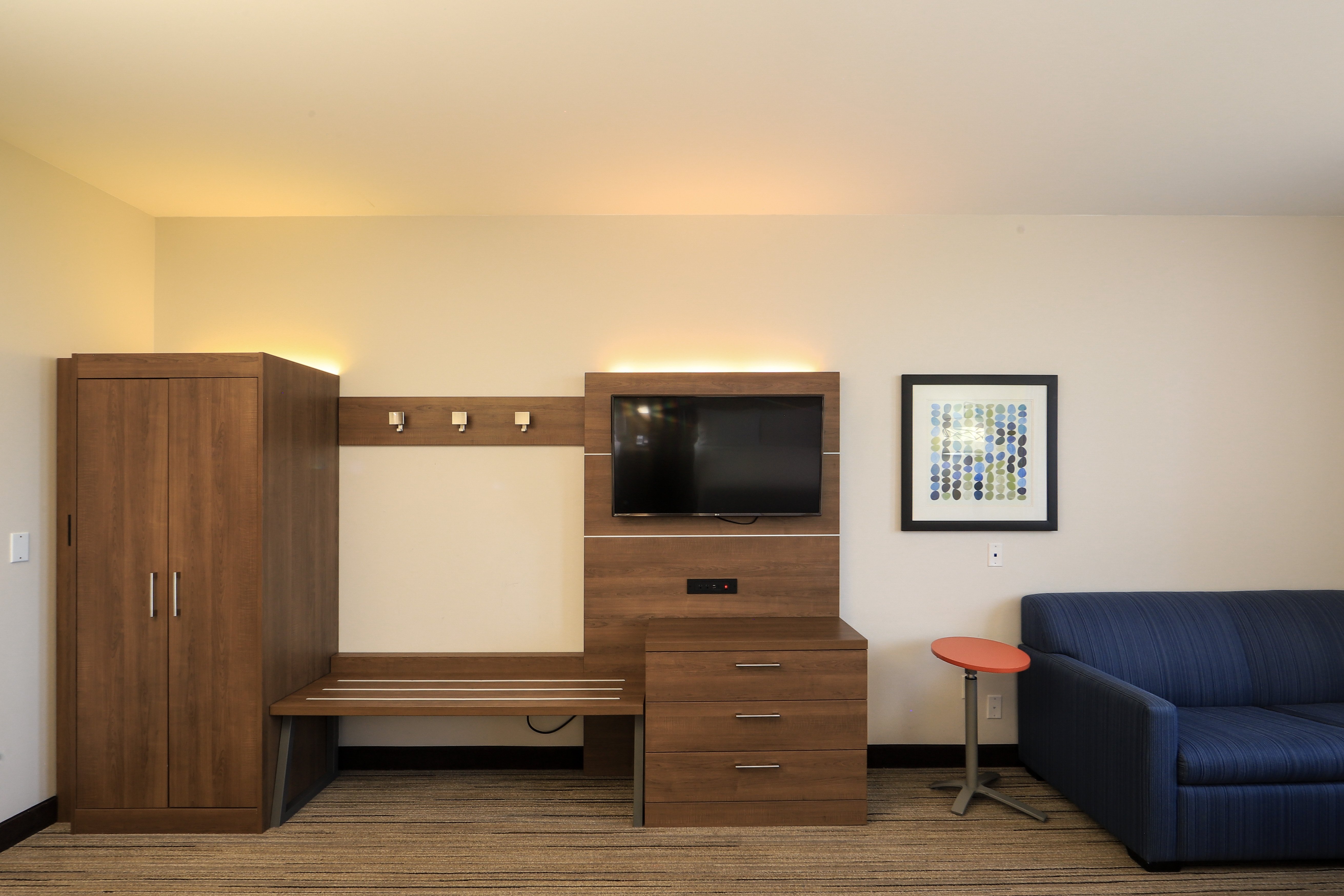 Holiday Inn Express Grand Island - Niagara Falls 66/72