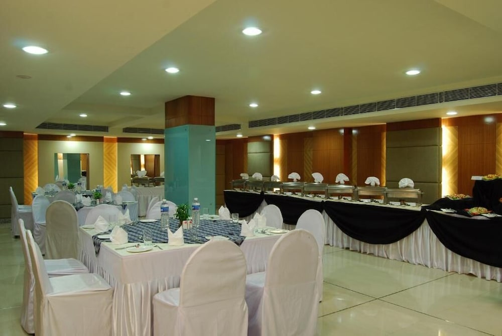 Lords Plaza Ankaleshwar 28/36