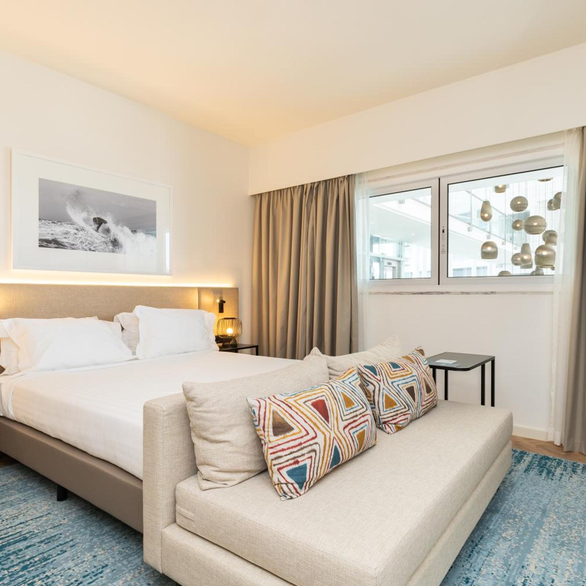 Premium, Twin Beds, Interior View