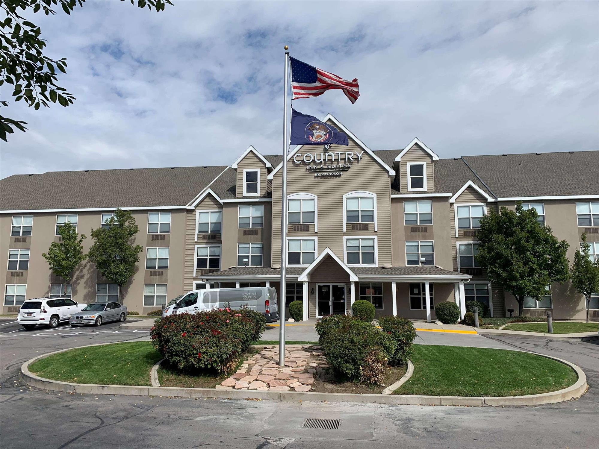 Country Inn & Suites by Radisson, West Valley City, UT 1/5