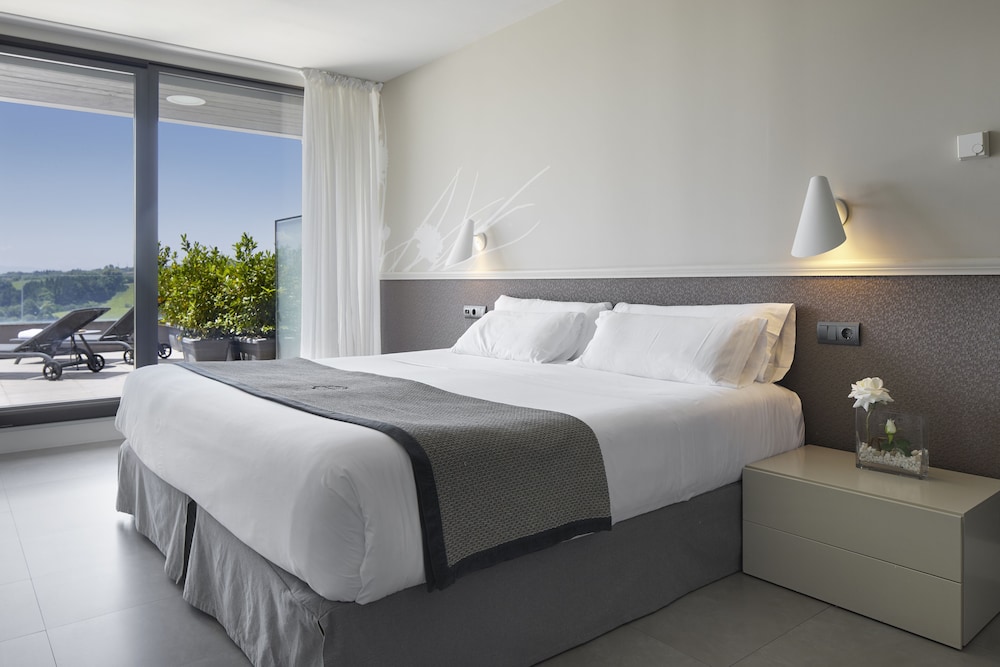 Irenaz Resort Hotel Apartamentos 9/69