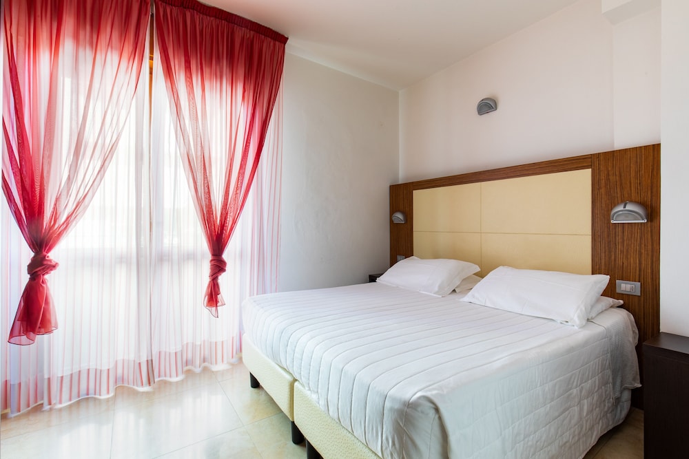 ROOM, DOUBLE BED, PARTIAL SEA VIEW, ANNEX