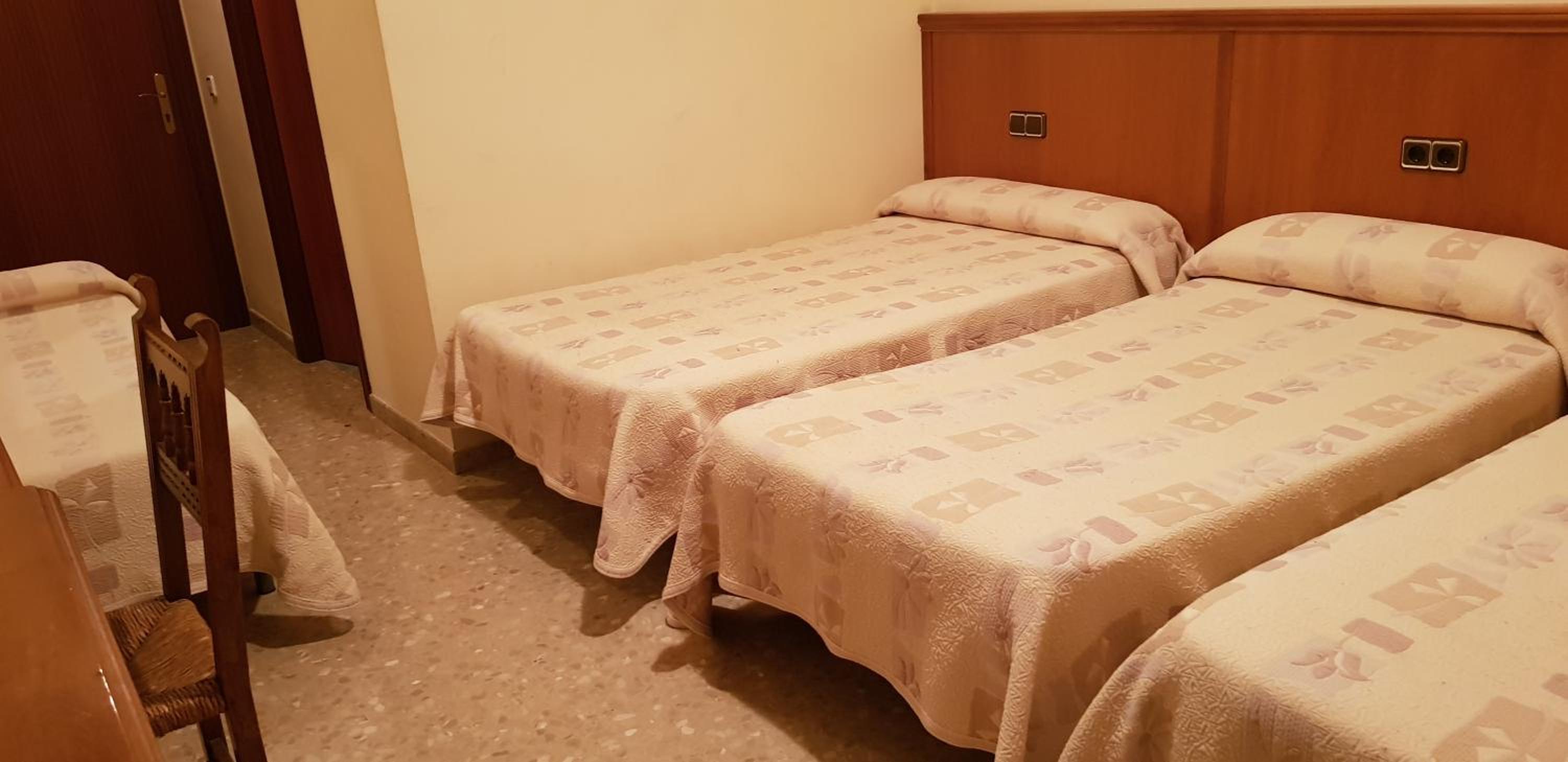 Hotel Reina Isabel 17/58