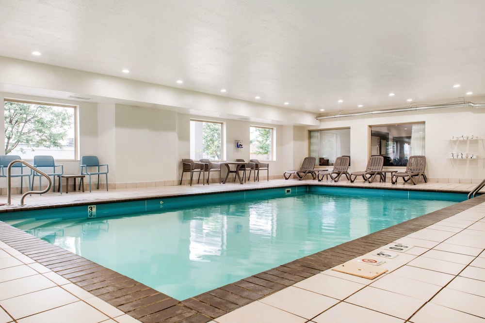 Sleep Inn & Suites Columbus South 31/52