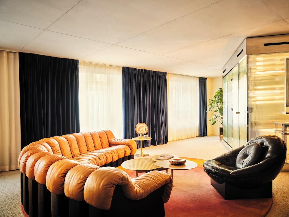 Dali, Suite, Queen Bed، Hotel Le Bus Palladium 2/2