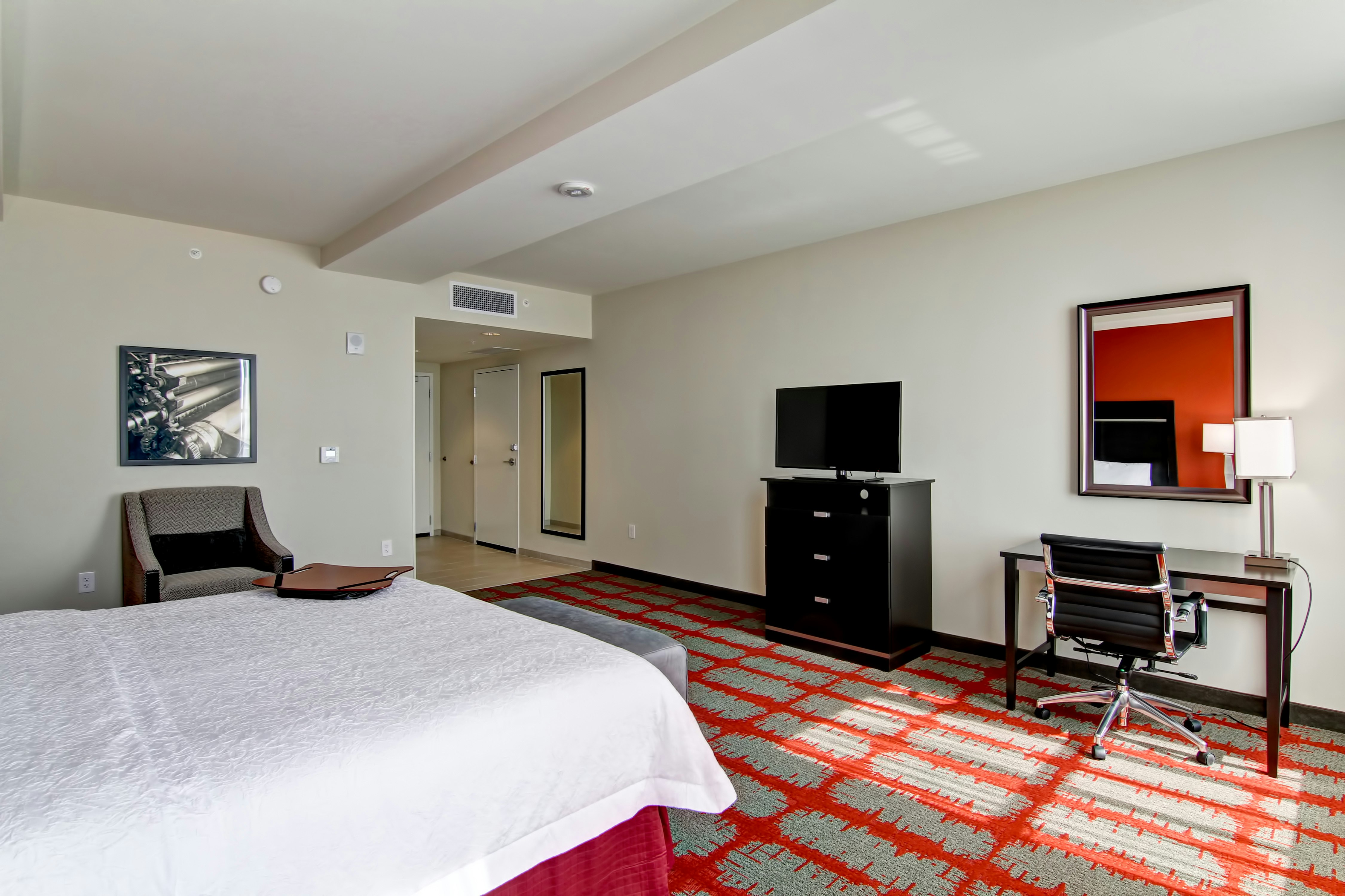 ROOM, KING BED