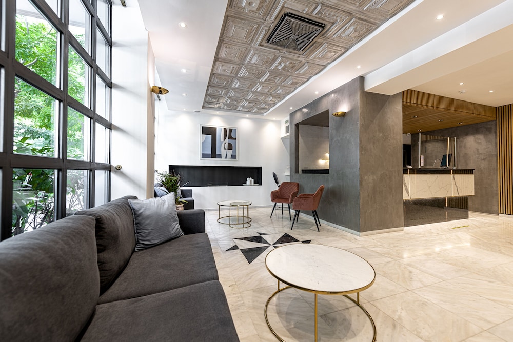 Parnon Hotel 33/45
