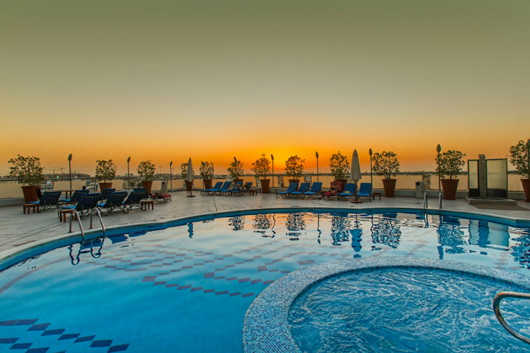 Towers Rotana Hotel 27/49