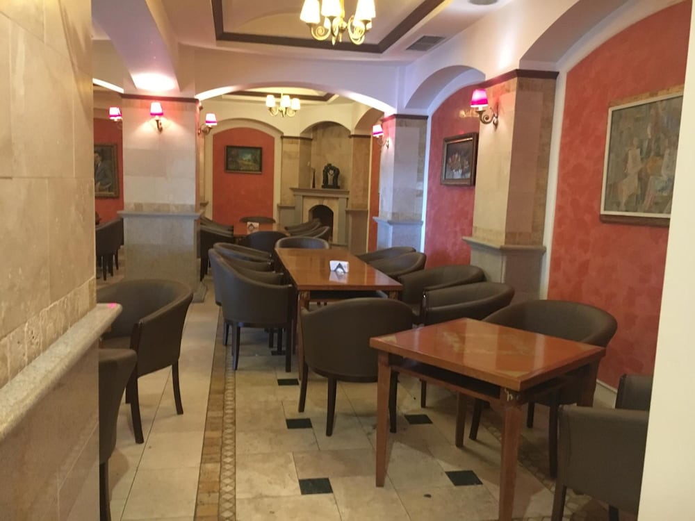 Mara Hotel 54/62
