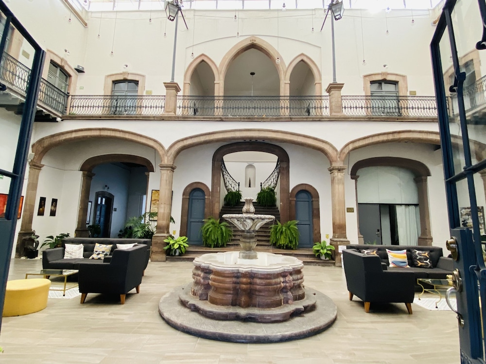 Hotel Markee 3/50
