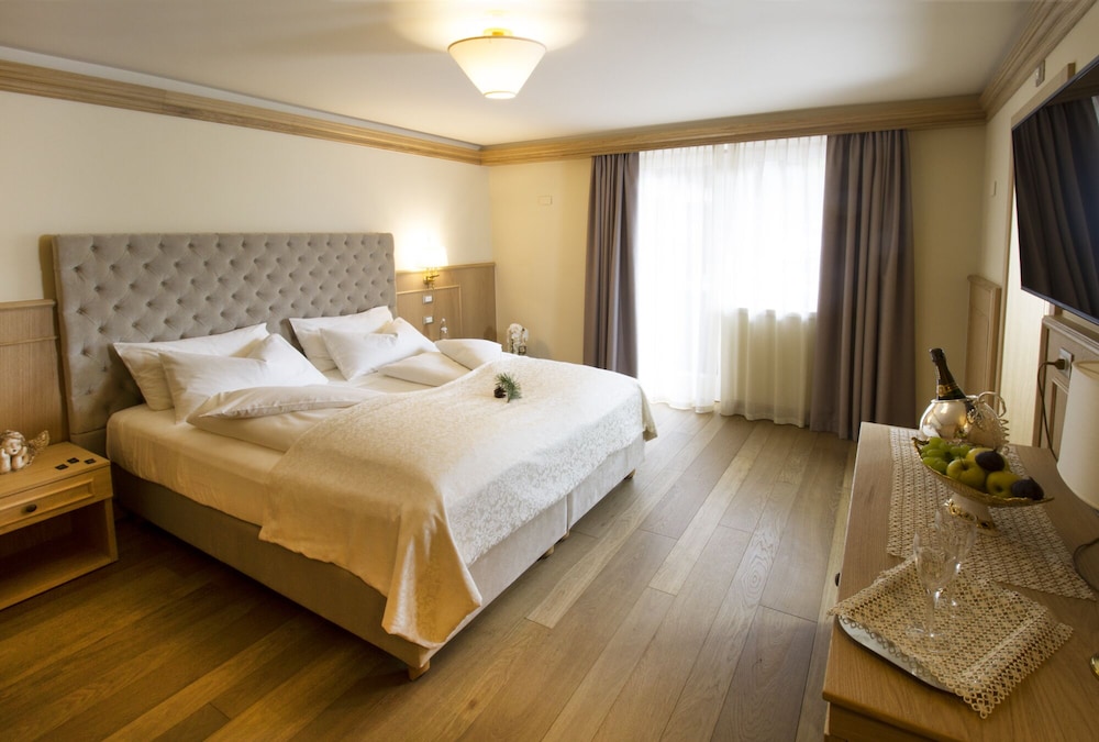 COMFORT, SUITE