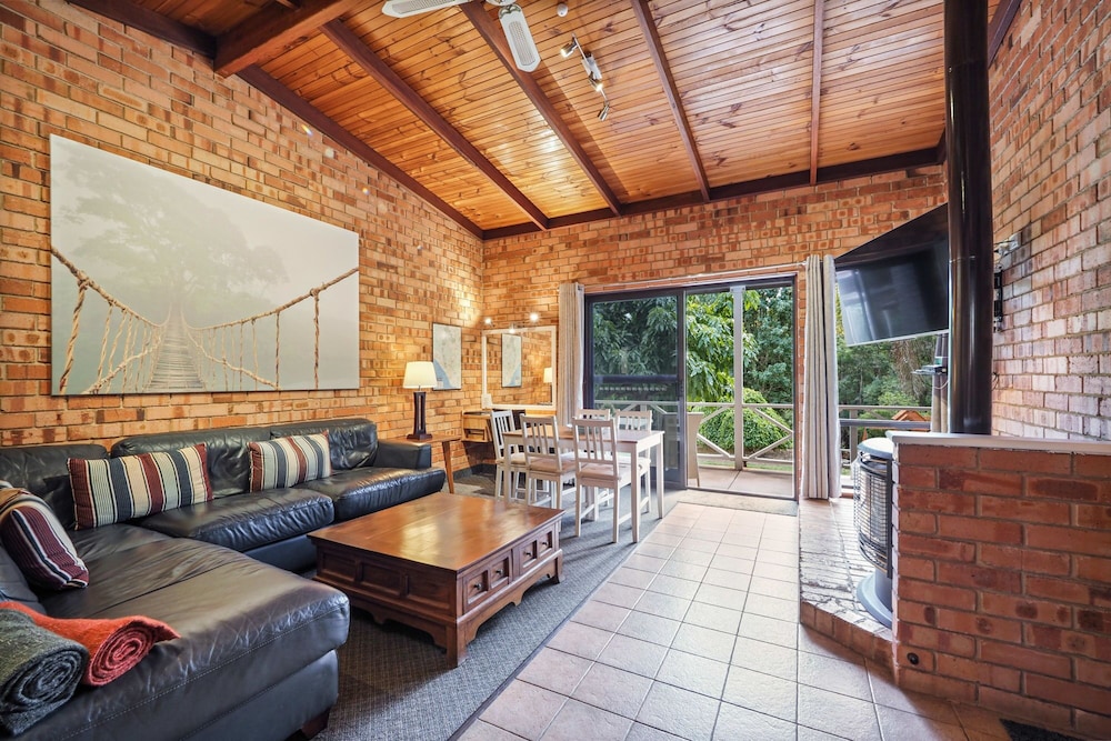 FOREST LODGE RESORT 22/50