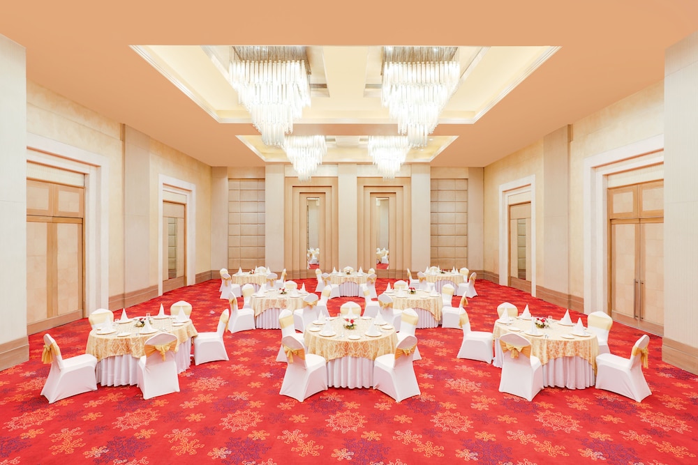 Lemon Tree Premier 2 Gurugram 53/62
