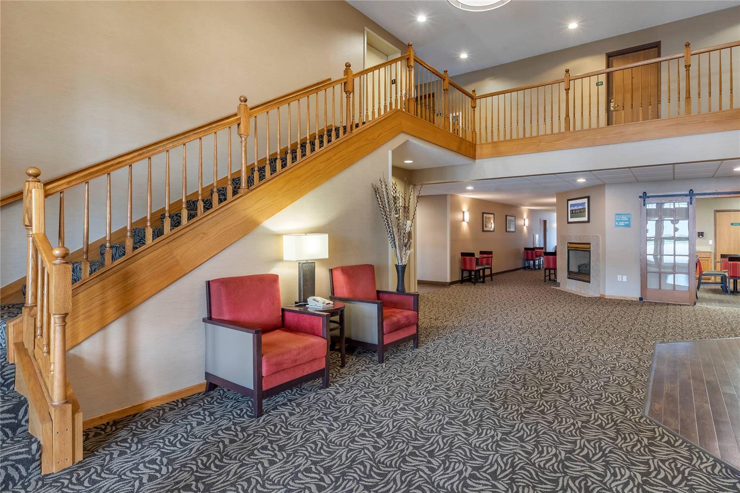 Comfort Inn Dyersville Near Field of Dreams 14/22