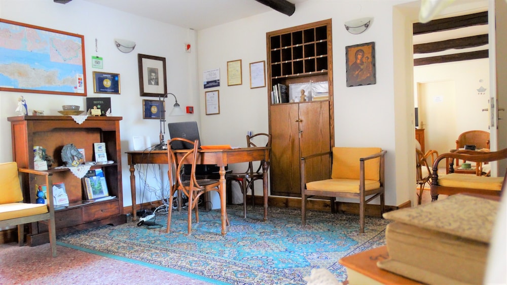 Orestis Hotel 38/56