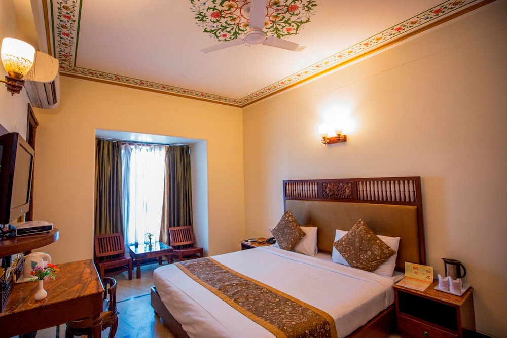 Nahargarh Haveli Hotel 16/52